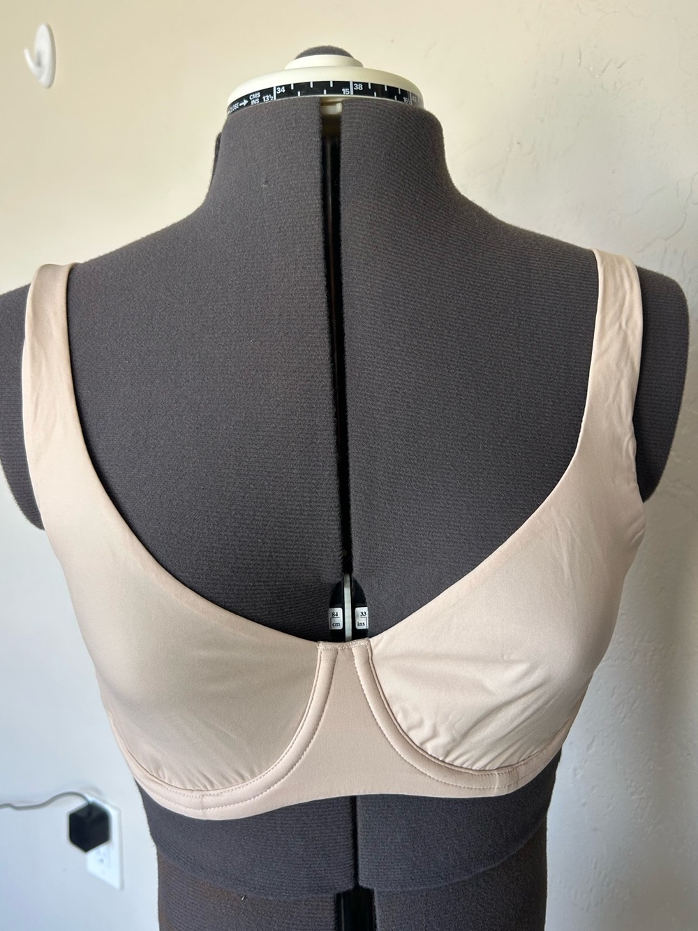 DOBREVA Balconette Bra Beige 32DD Underwired Hook & Eye Back Closure F207 (1976)